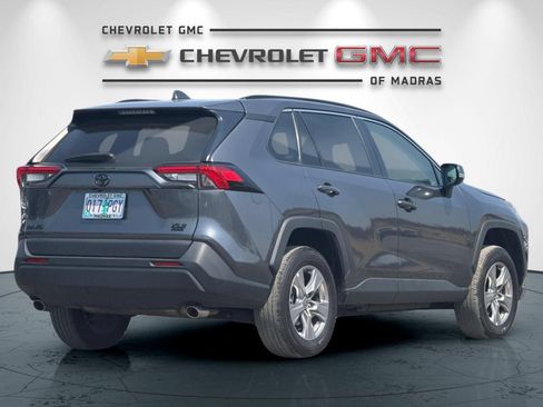 Used 2023 Toyota RAV4 XLE AWD/4WD image 3