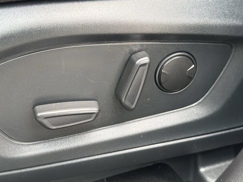 Certified 2023 Ford Explorer XLT RWD image 20