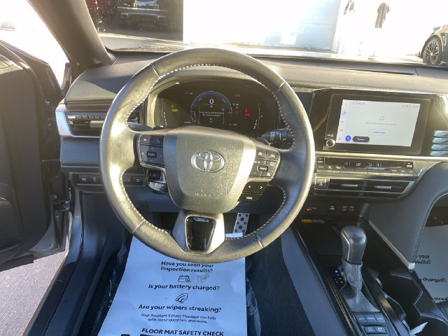 Used 2025 Toyota Camry SE FWD image 14