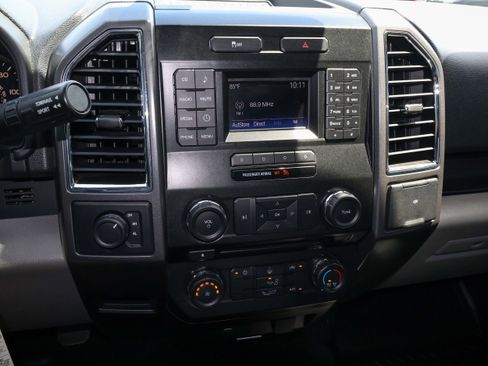 Used 2016 Ford F150 XLT AWD/4WD image 17