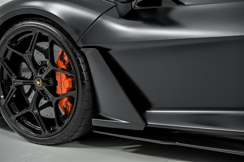 Used 2024 Lamborghini Revuelto AWD/4WD image 12