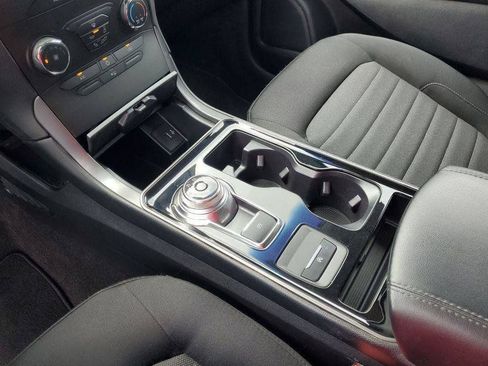 Used 2019 Ford Edge SE AWD/4WD image 17