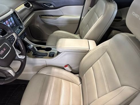 Used 2018 GMC Acadia Denali w/ Technology Package AWD/4WD image 34