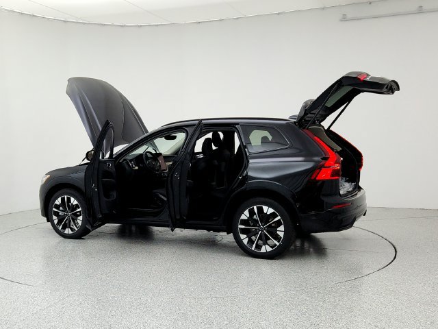 New 2026 Volvo XC60 B5 Plus w/ Protection Package Premier AWD/4WD image 12