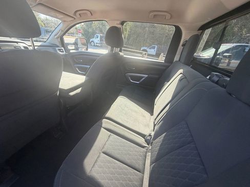 Used 2016 Nissan Titan SV image 13