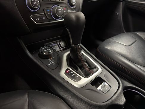 Used 2016 Jeep Cherokee Trailhawk w/ Leather Interior Group image 26