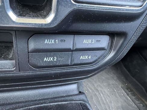 Used 2023 Jeep Wrangler Unlimited w/ Cold Weather Group AWD/4WD image 19