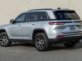 Used 2025 Jeep Grand Cherokee Limited w/ Luxury Tech Group II video 3