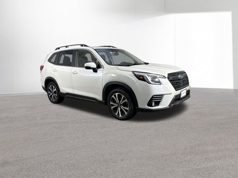 Used 2023 Subaru Forester Limited AWD/4WD image 3