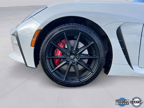Used 2025 Toyota GR86 Premium w/ Performance Package image 9
