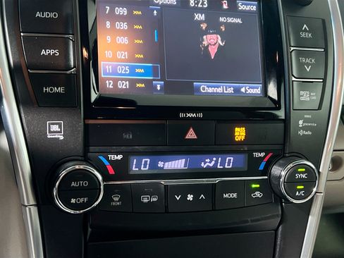 Used 2016 Toyota Camry XLE w/ Advanced Technology Package FWD image 26