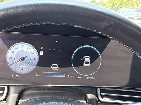 Used 2024 Hyundai Elantra Limited FWD image 17