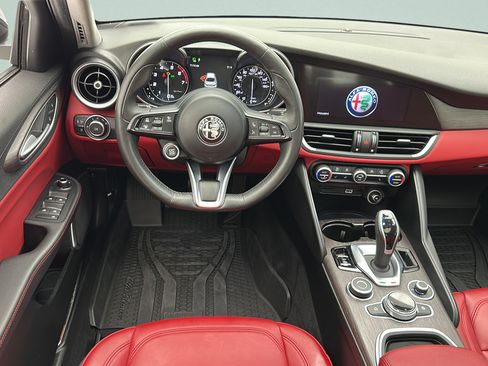Used 2021 Alfa Romeo Giulia Ti w/ Nero Edizione AWD/4WD image 10