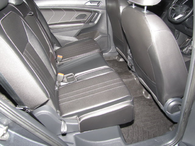 Used 2023 Volkswagen Tiguan SE R-Line FWD image 39