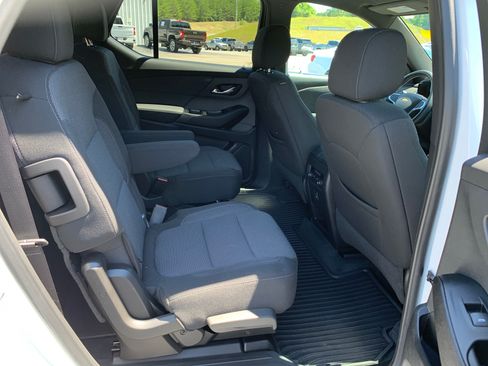 Used 2022 Chevrolet Traverse LT FWD image 38