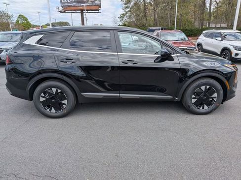 New 2026 Kia Sportage LX FWD image 2