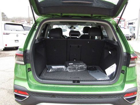 New 2026 Volkswagen Taos SE AWD/4WD image 9