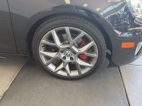 Used 2014 Volkswagen GTI Wolfsburg Edition FWD image 10