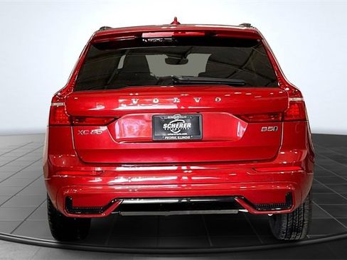 Certified 2024 Volvo XC60 B5 Core image 4