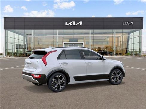 New 2025 Kia Niro EX Touring image 6