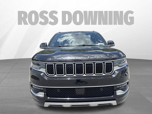 Used 2024 Jeep Wagoneer L Series II w/ Flexible Seating Group RWD image 2