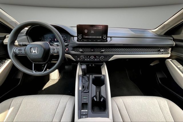 Certified 2025 Honda Accord SE image 9