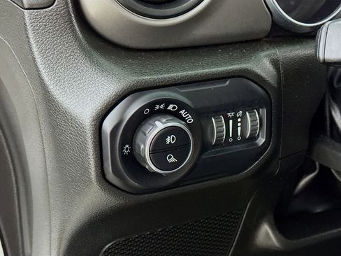 Used 2022 Jeep Gladiator Sport image 13