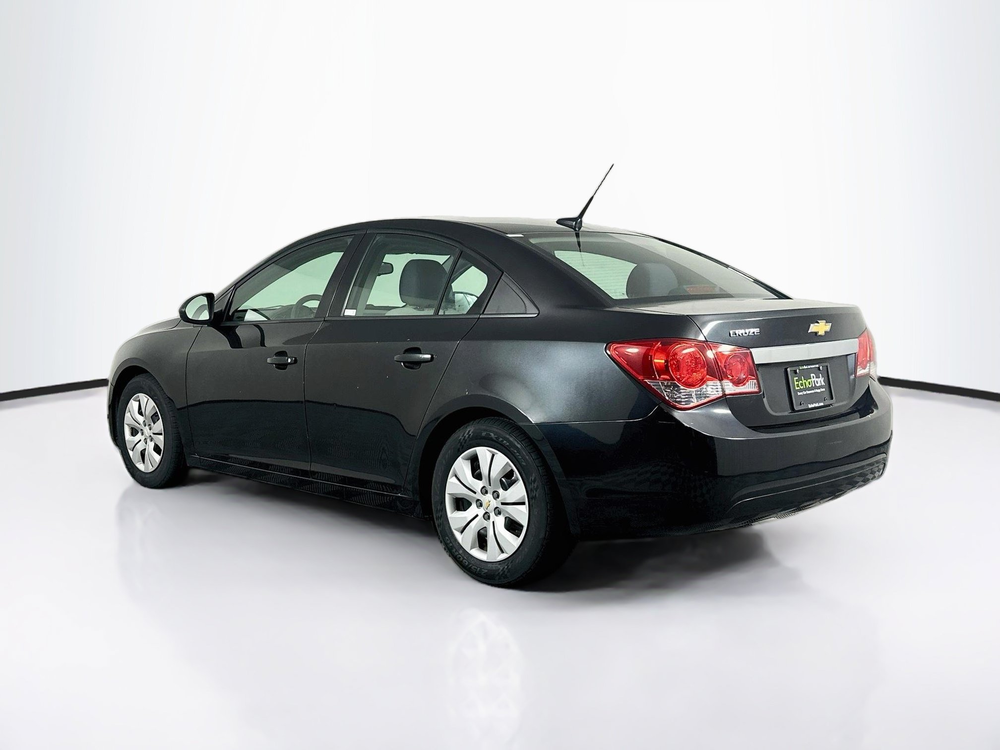 Used 2014 Chevrolet Cruze LS FWD image 5