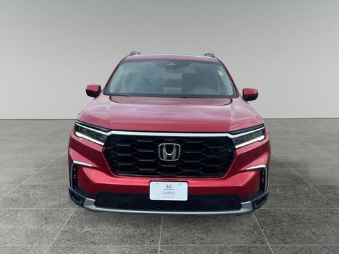 Certified 2025 Honda Pilot Touring image 2