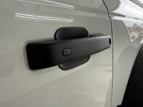 Used 2022 Ford Bronco Wildtrak image 11