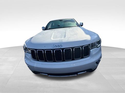 Used 2017 Jeep Grand Cherokee Limited AWD/4WD image 6
