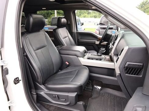 Used 2019 Ford F150 Lariat w/ Equipment Group 502A Luxury AWD/4WD image 28