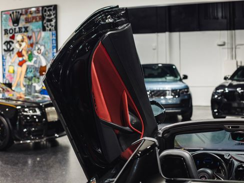 Used 2024 McLaren 750S Spider RWD image 10