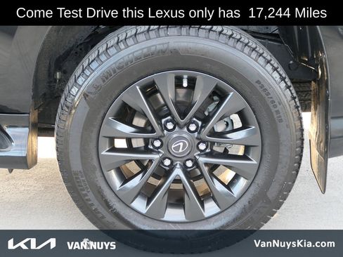 Used 2023 Lexus GX 460 Premium image 9