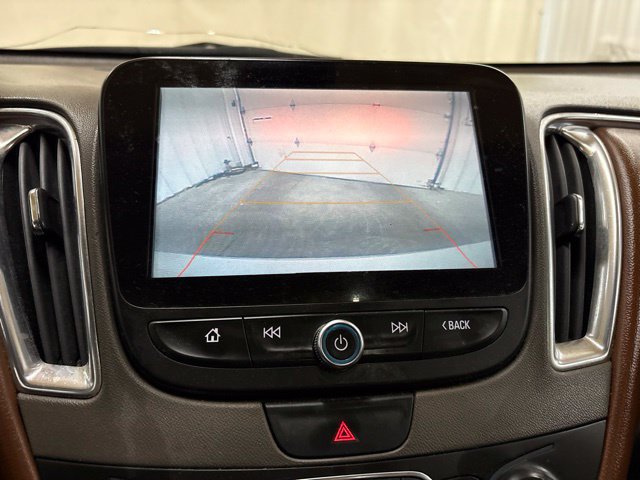 Used 2018 Chevrolet Malibu LT w/ Leather Package FWD image 37