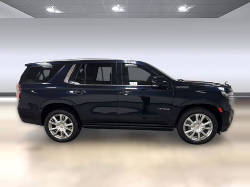 Used 2021 Chevrolet Tahoe High Country w/ Premium Package RWD image 6
