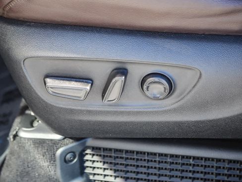 Certified 2023 Toyota Sienna Platinum image 19