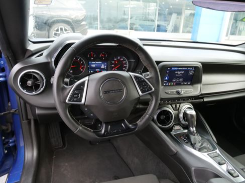 Used 2021 Chevrolet Camaro LT w/ RS Package image 20