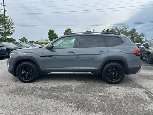 Certified 2025 Volkswagen Atlas Peak Edition SE AWD/4WD image 4