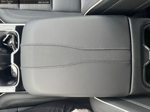 New 2026 Buick Enclave Sport Touring w/ LPO, Floor Liner Package AWD/4WD image 25