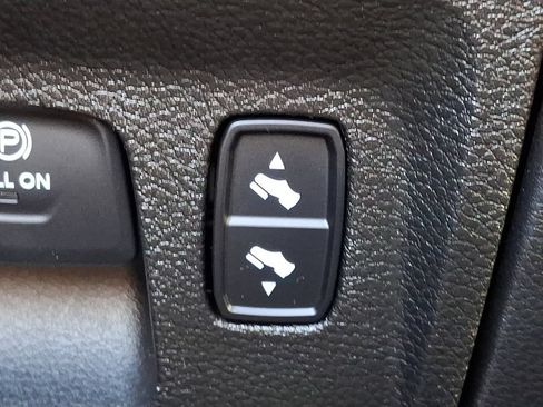 Used 2020 RAM 1500 Big Horn AWD/4WD image 23