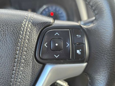 Used 2017 Toyota Sienna XLE image 30