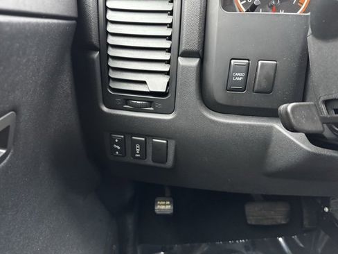 Used 2011 Nissan Titan S image 26