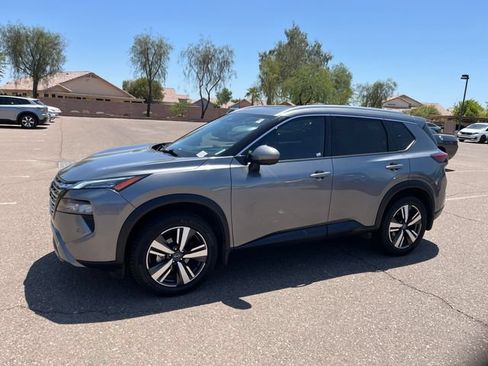 Used 2025 Nissan Rogue SL w/ SL Premium Package AWD/4WD image 1