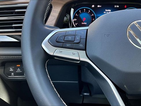 New 2026 Volkswagen Atlas SE FWD image 10