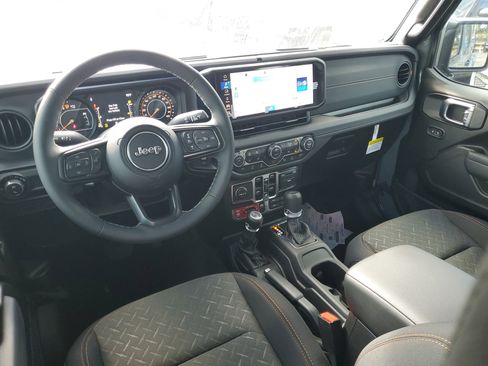 New 2026 Jeep Gladiator Mojave w/ Safety Group image 7