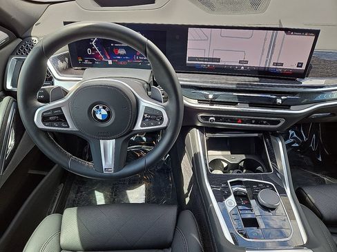 Used 2026 BMW X6 xDrive40i AWD/4WD image 19