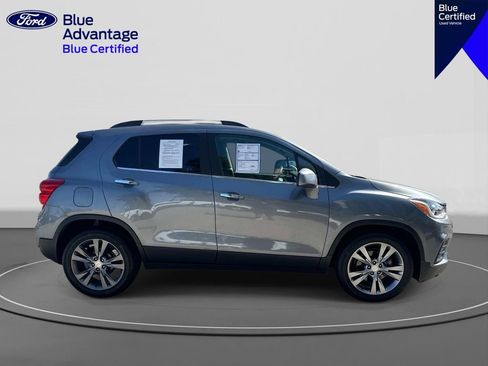 Used 2020 Chevrolet Trax LT w/ Driver Confidence Package FWD image 5