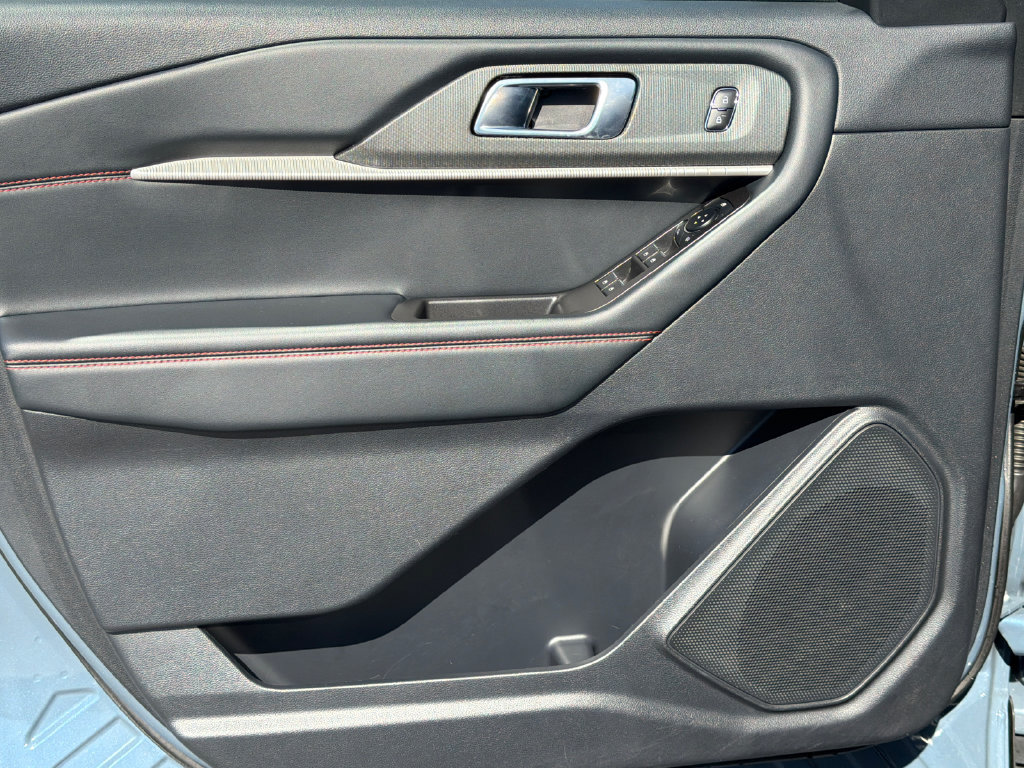 Used 2025 Ford Explorer ST-Line AWD/4WD image 10