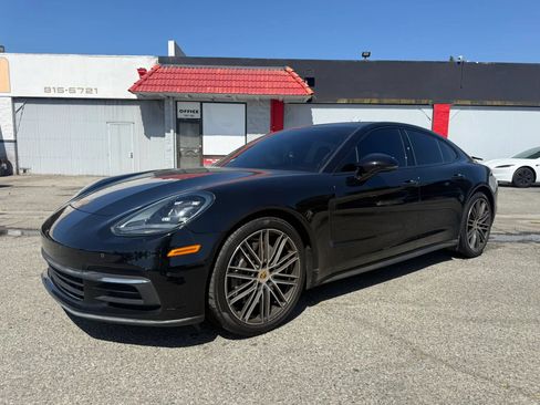 Used 2020 Porsche Panamera image 3